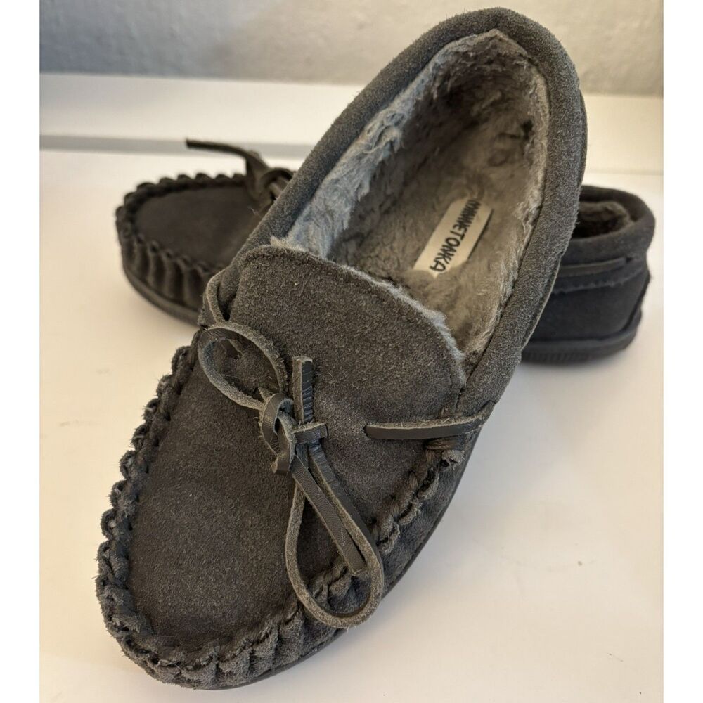 Minnetonka Kids Pile Lined Hard Sole Moccasin Slippers in Charcoal Size 3